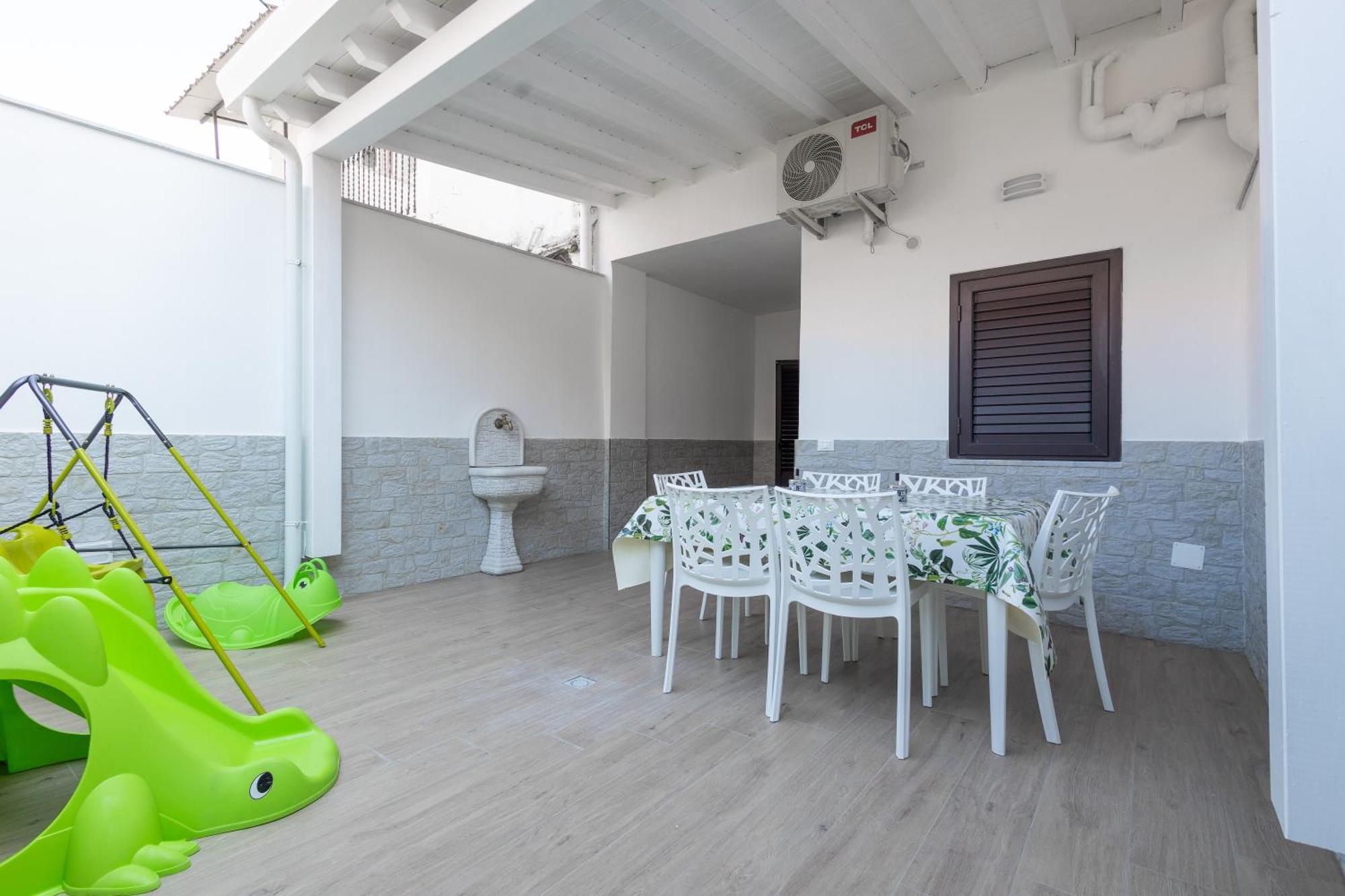 Ludo Holiday House - Charming Con Patio A Due Passi Dalla Cattedrale Palermo Luaran gambar