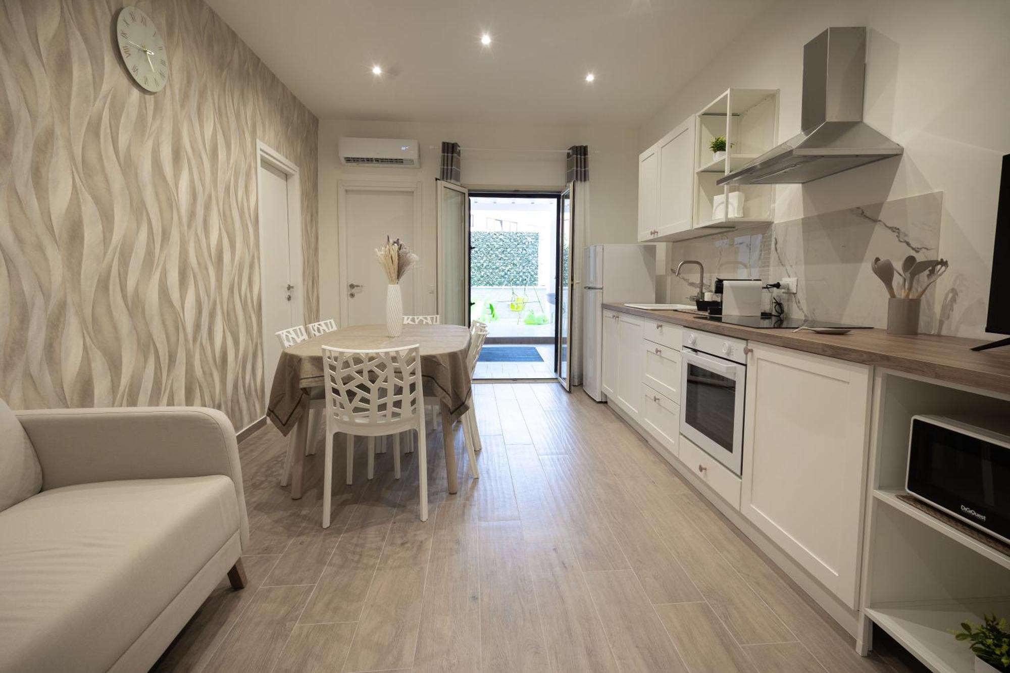 Ludo Holiday House - Charming Con Patio A Due Passi Dalla Cattedrale Palermo Luaran gambar