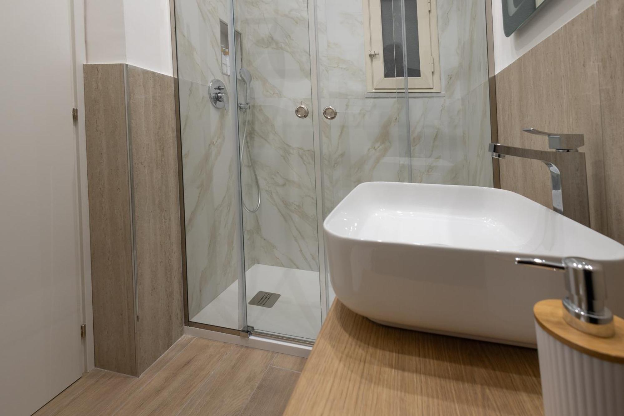 Ludo Holiday House - Charming Con Patio A Due Passi Dalla Cattedrale Palermo Luaran gambar