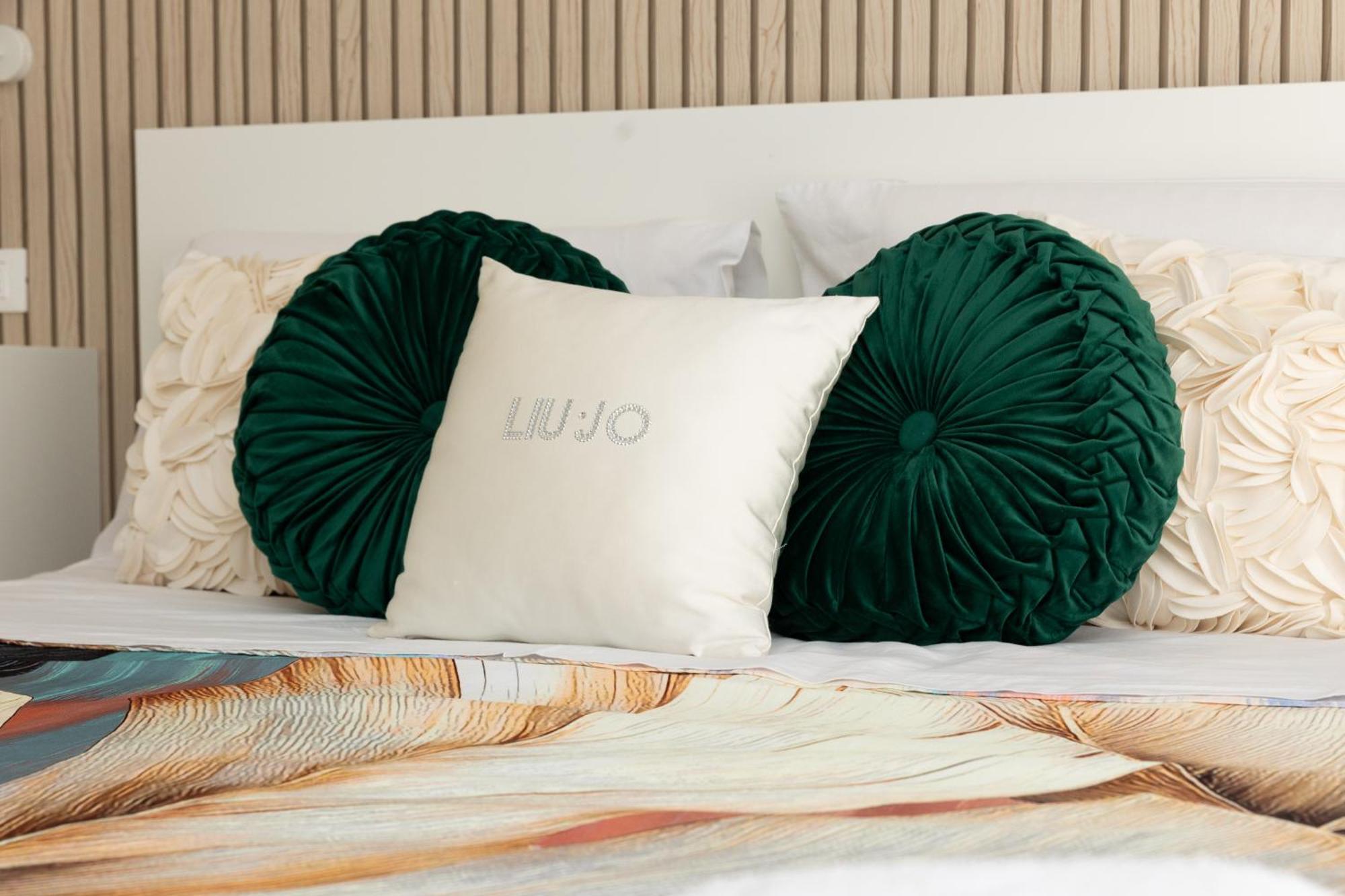 Ludo Holiday House - Charming Con Patio A Due Passi Dalla Cattedrale Palermo Luaran gambar