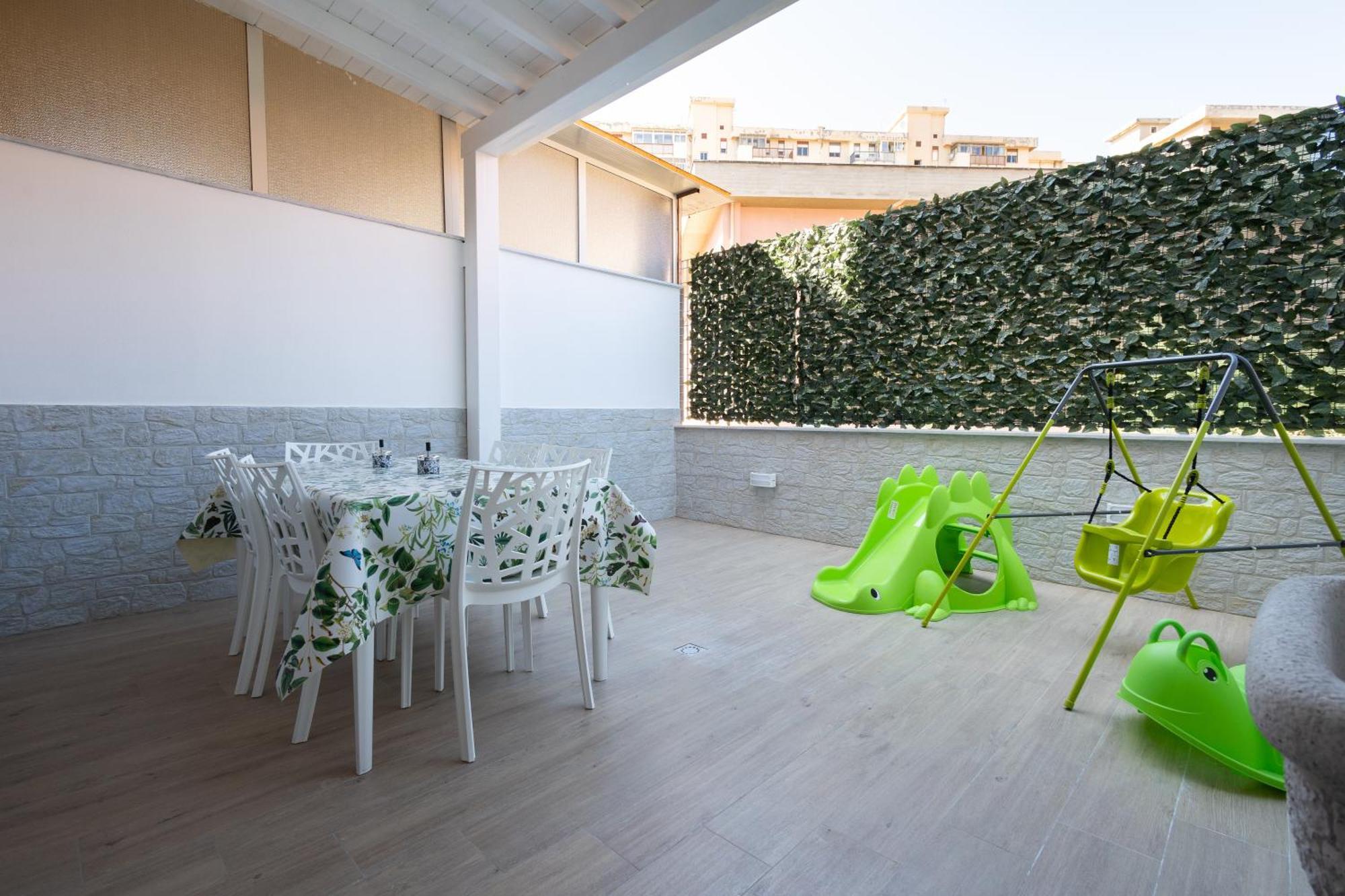 Ludo Holiday House - Charming Con Patio A Due Passi Dalla Cattedrale Palermo Luaran gambar